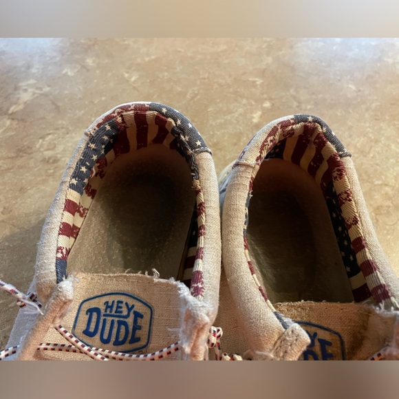 Size 3-4 Hey Dudes - Picture 5 of 5